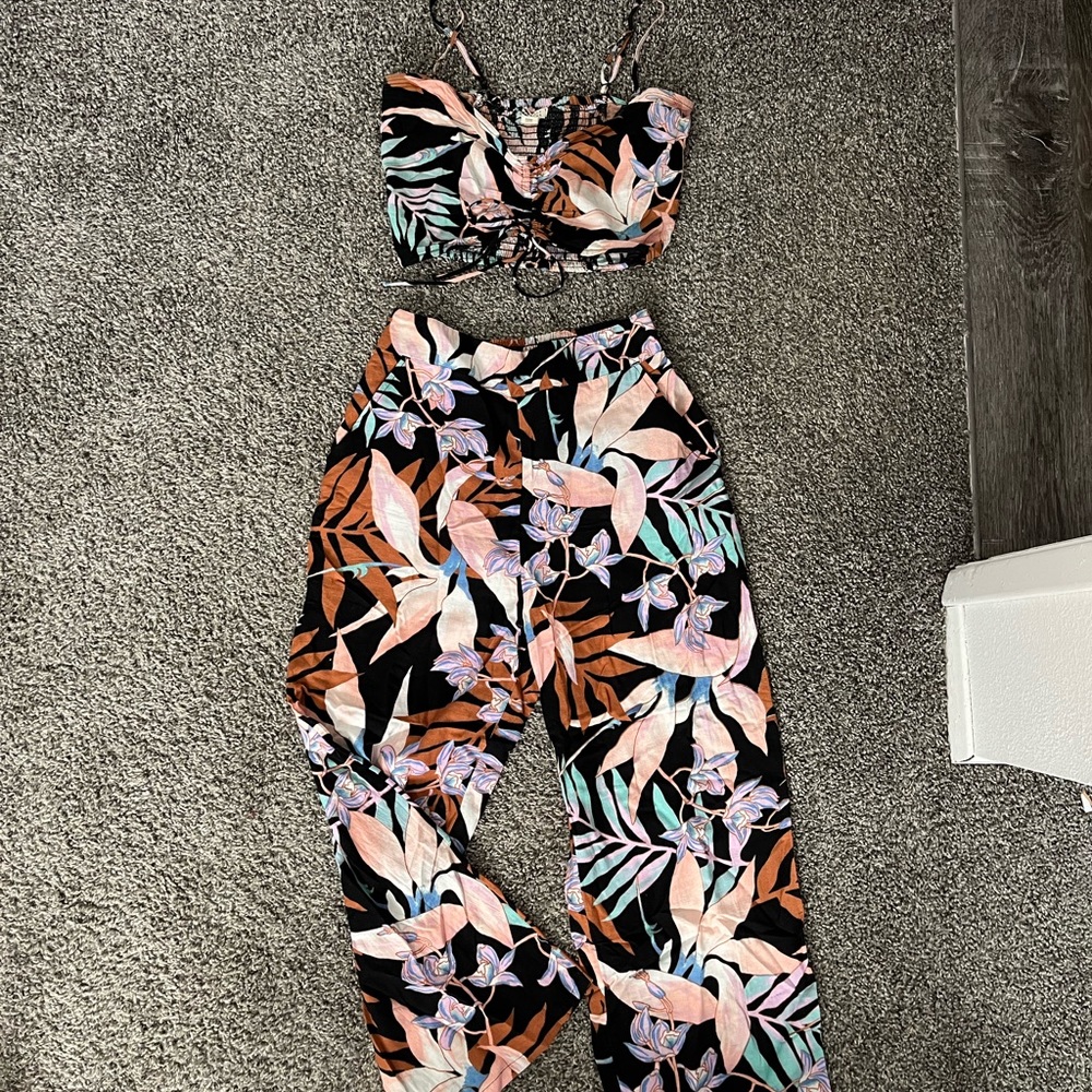 Billabong tropical tank top and pants set | both size medium